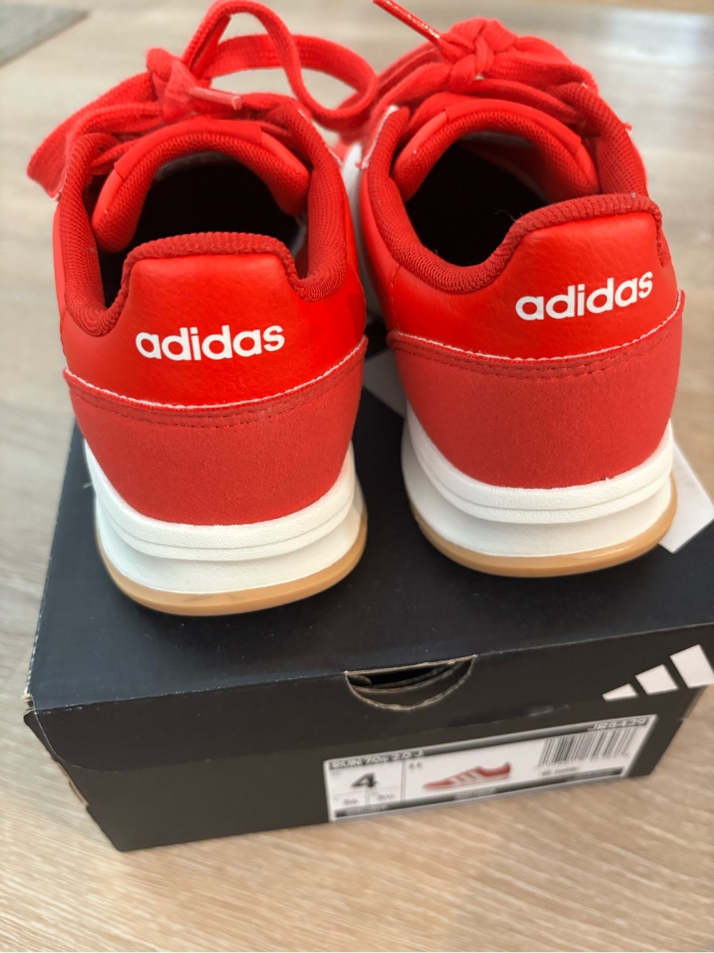 Girls Adidas Sneakers size 4 - Picture 2 of 4